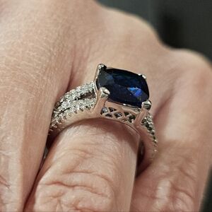 92 - Captivating Womens White Gold Cubic Zirconia size 6 Designer Ring